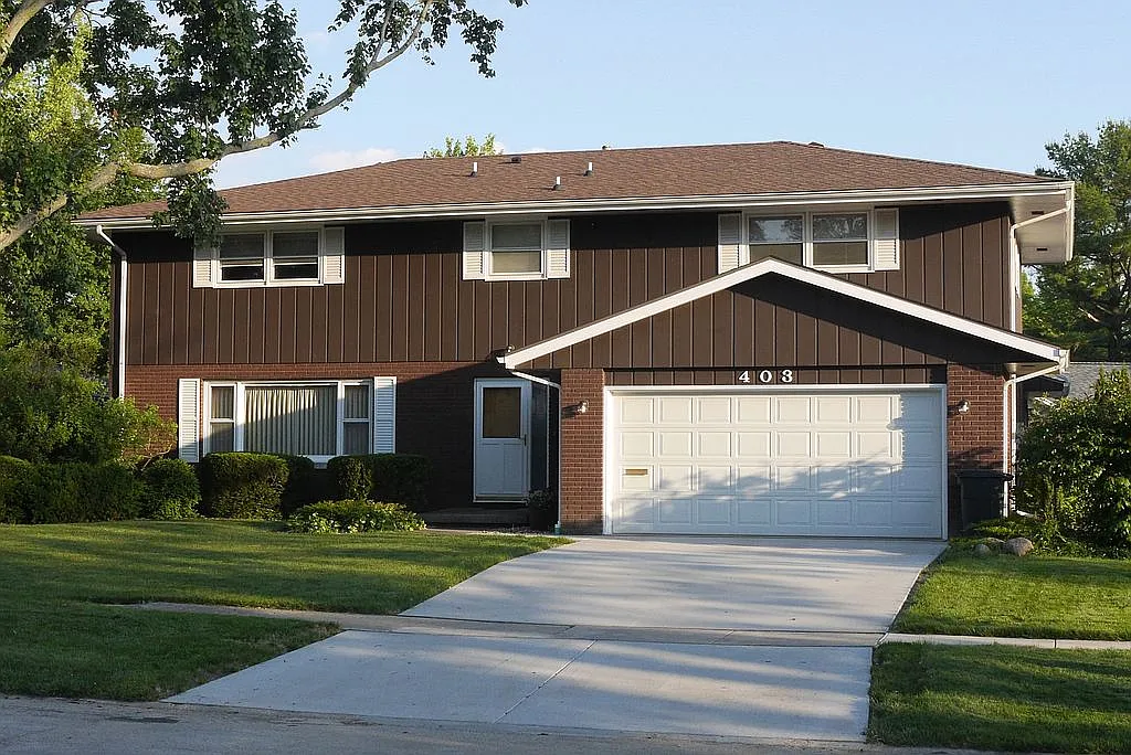 403 Brookens Dr photo 1