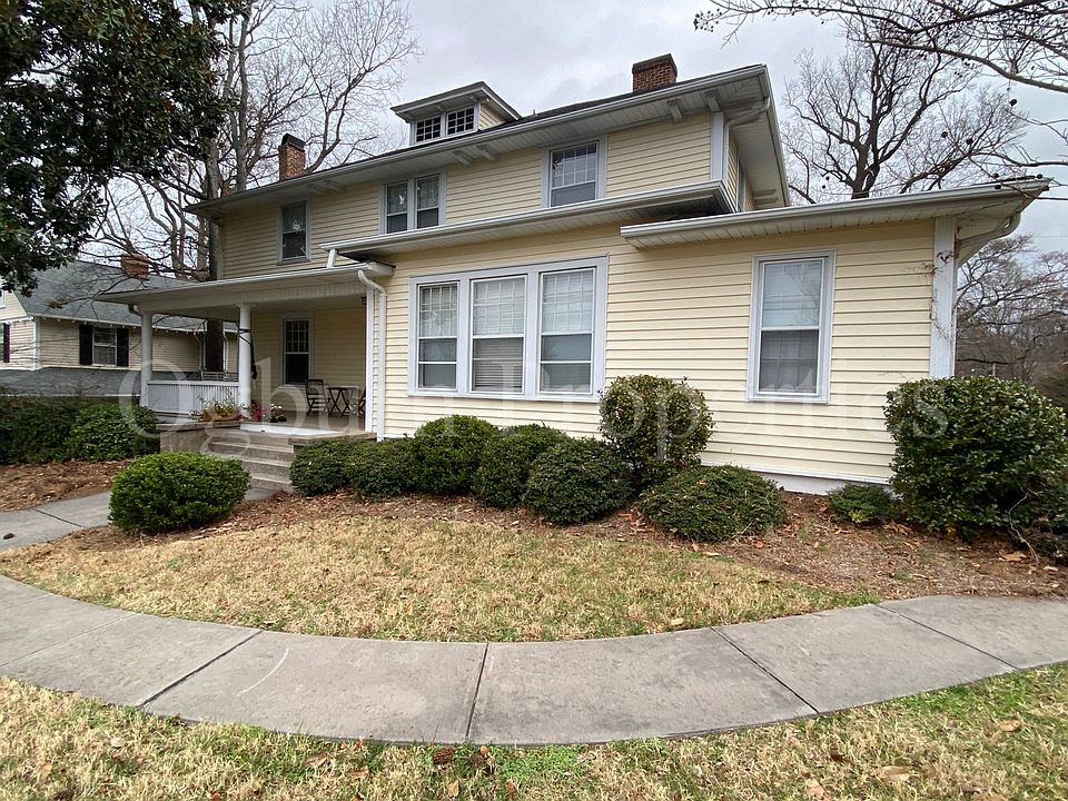 1st image of 1301 Clover St APT 3