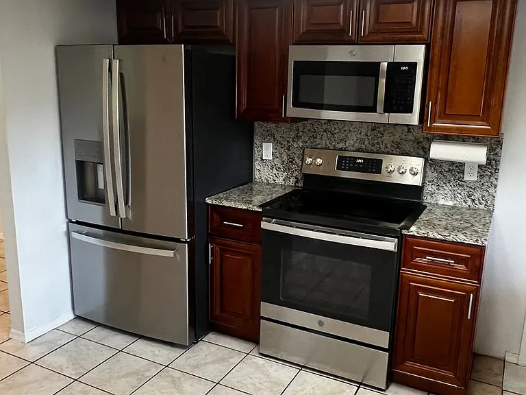 173 SE Fallon Dr — Photo 26