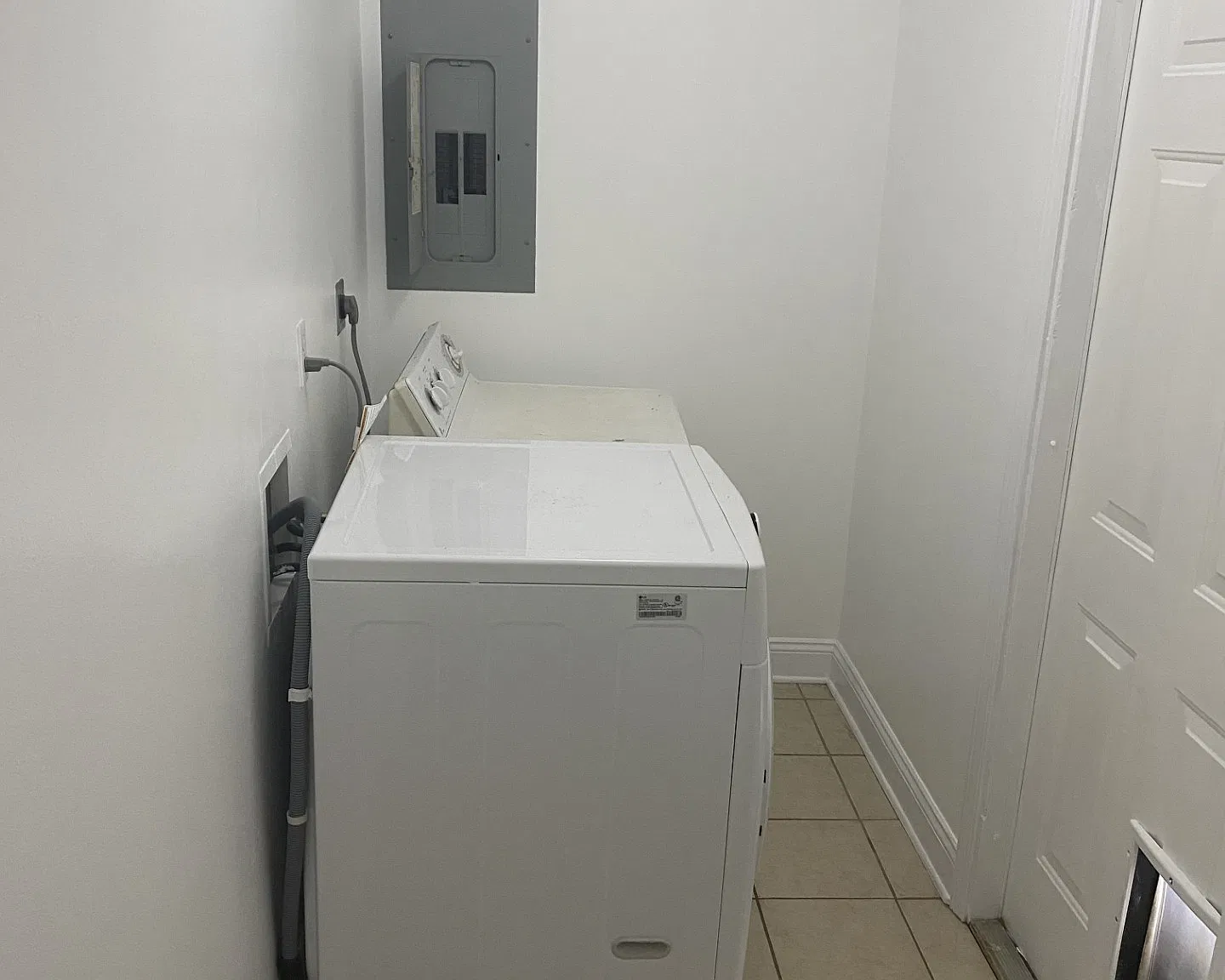 2 bed, 1.5 bath, 1500 sqft, $1,995 — Photo 3