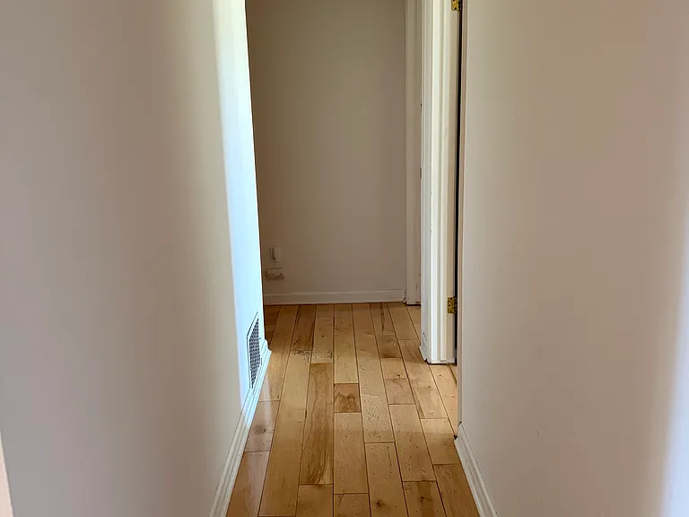 1412 McKinley Ave — Photo 4