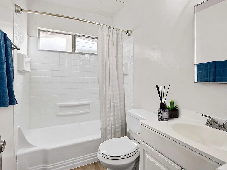 Vinton Apartments — Photo 7