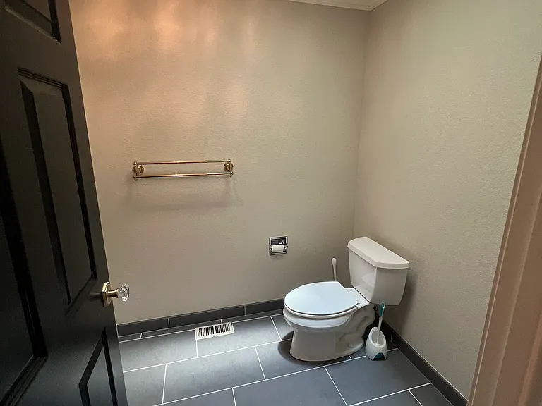 660 Helen Dr — Photo 25