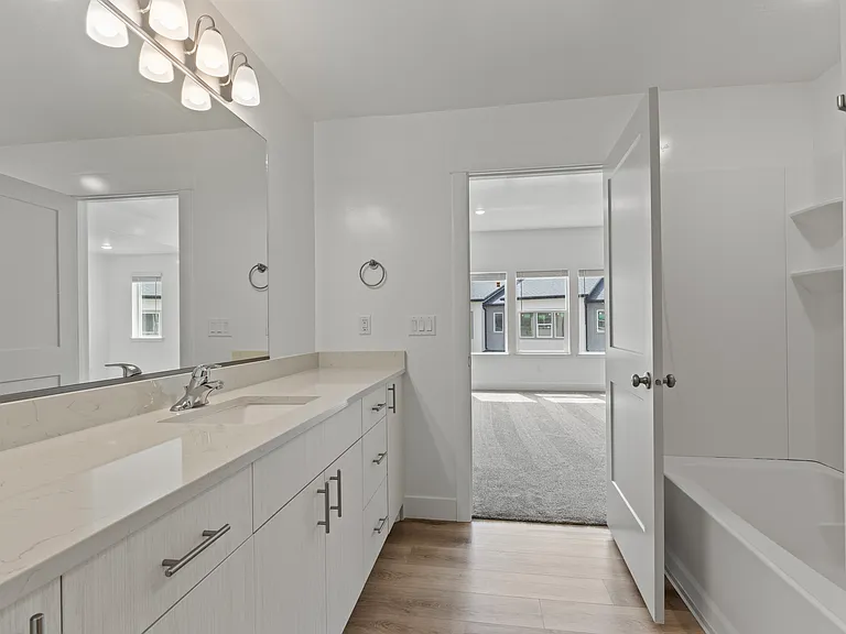3331 S 1010 W — Photo 11