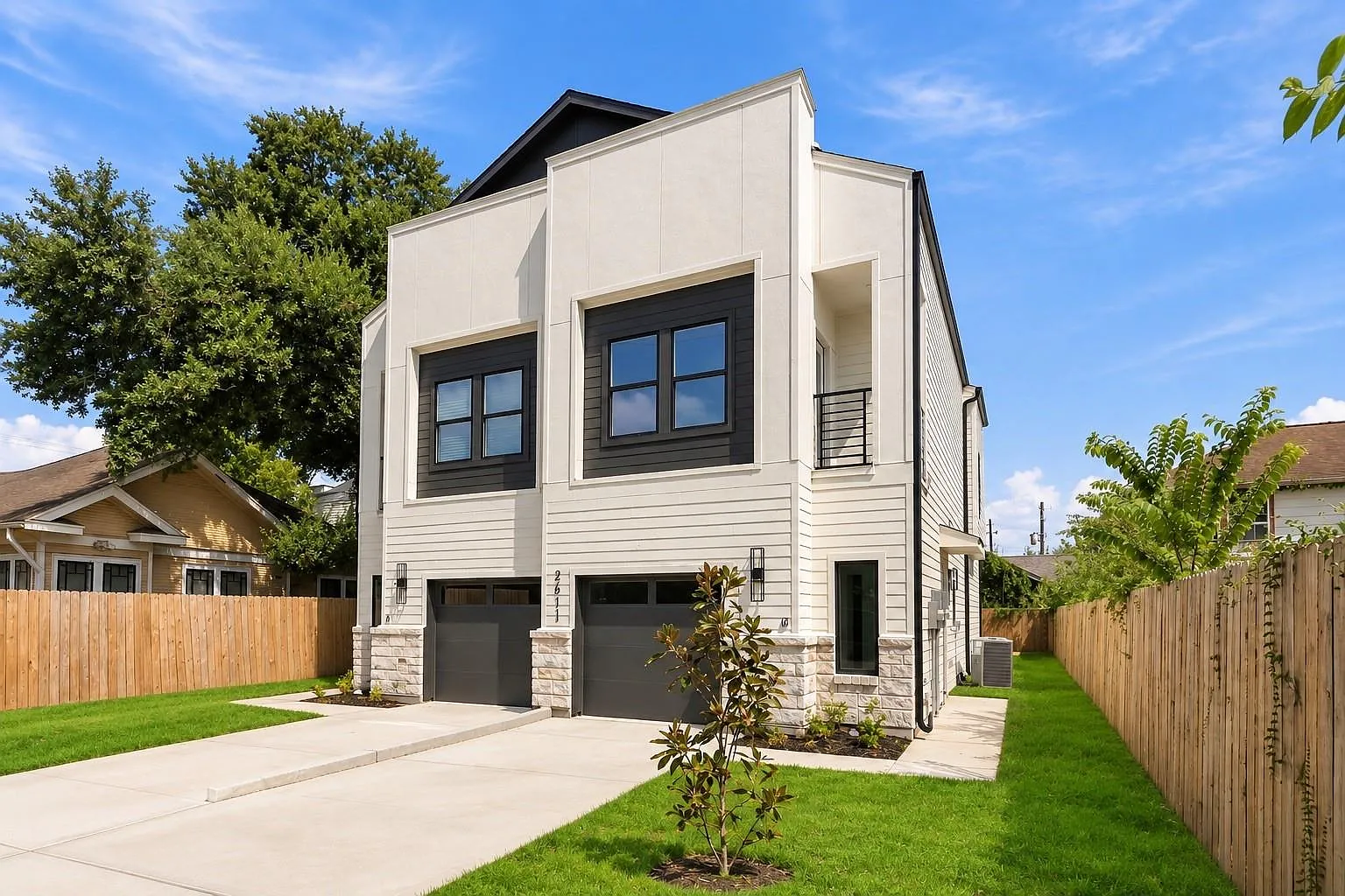 3 bed, 2.5 bath, 1523 sqft, $2,200 — Photo 2