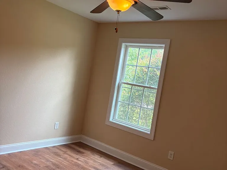 124 Deerfield Ln — Photo 8