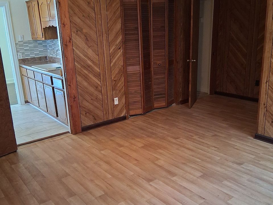 1st image of 2858 Arlington Ave