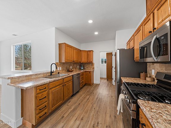 4th image of 20985 Rose Knob Dr