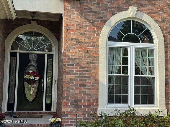 4th image of 636 Surrey Lane