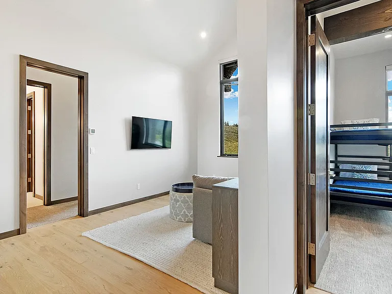 140 Monitor Dr — Photo 31