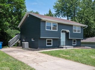 1212 E Leach Ave, Des Moines, IA 50315