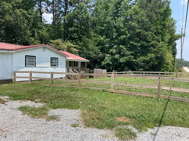 715 Corinth Rd — Photo 1