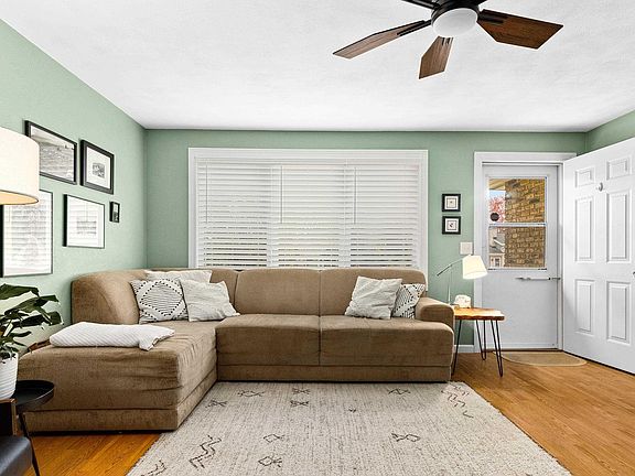 3rd image of 749 S Columbus Ave