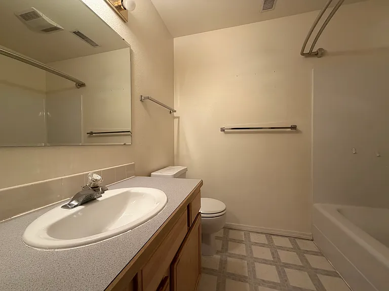 817 Vendome Ave — Photo 8