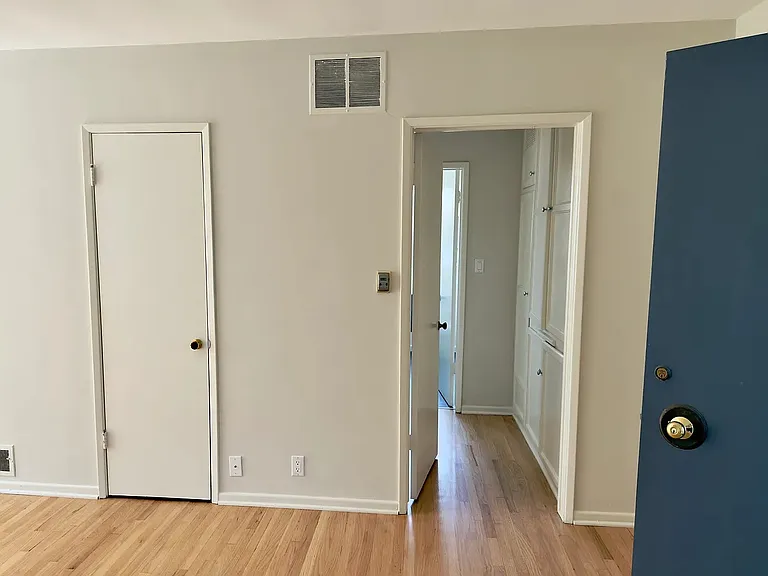 745 S Plymouth Blvd #3 — Photo 5