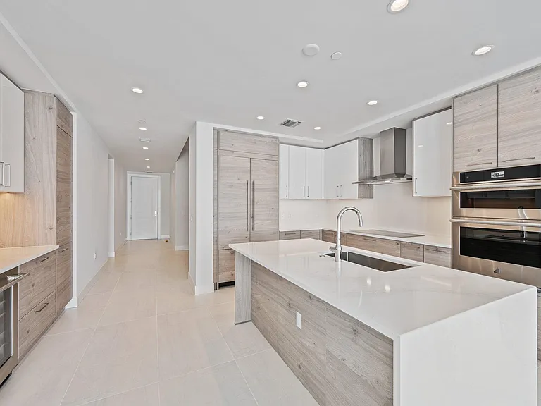 301 1st St S #1704 — Photo 4