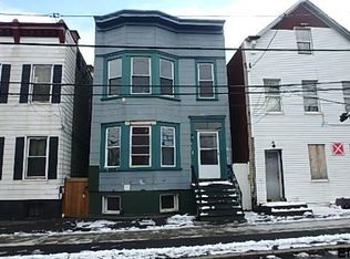 27 Robin St, Albany, NY 12206