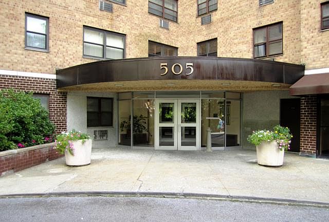 1st image of 505 Central Park Ave APT 316