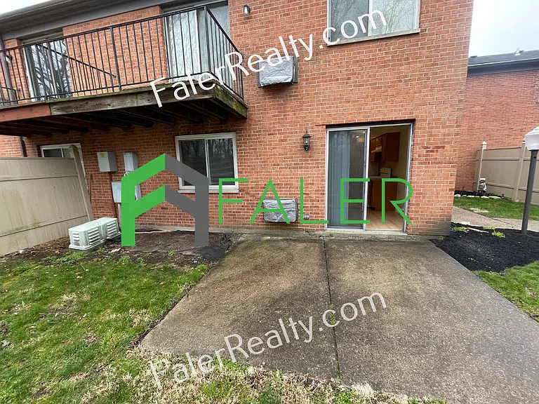 5351 Dunmore Dr — Photo 15