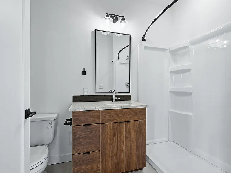 Laurel Apartments — Photo 19