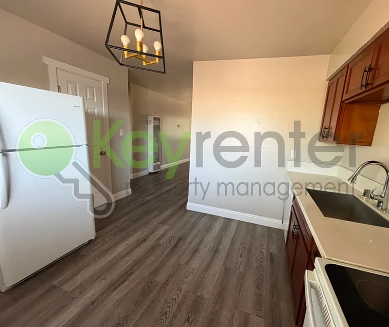2 bed, 1.0 bath, 750 sqft, $1,400 — Photo 2