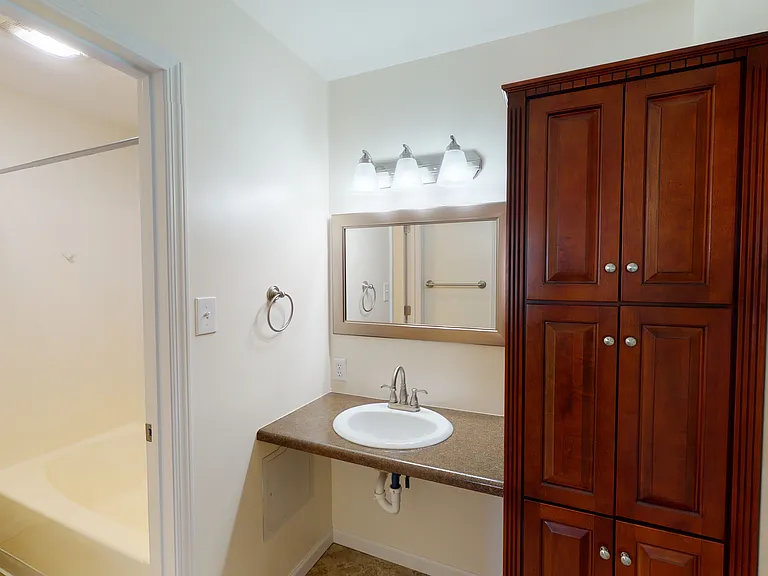 312 Olive St — Photo 2