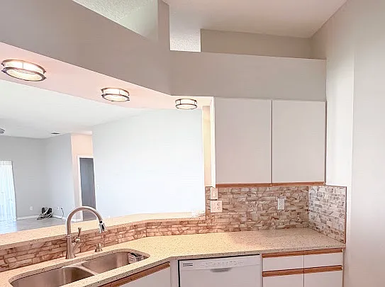 839 W Sunbird Path — Photo 3
