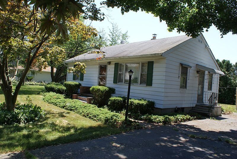 2nd image of 4 N 1st Ave