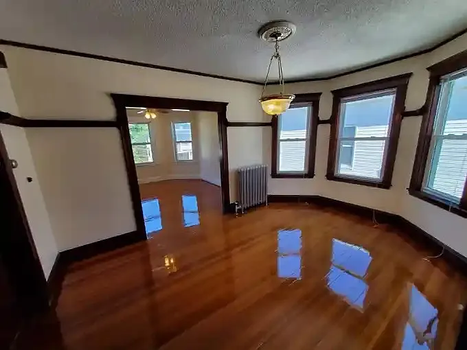 3 bed, 1168 sqft, $2,800 — Photo 3