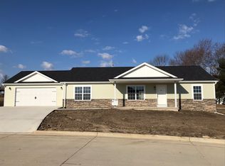 204 8th St SE, Farley, IA 52046