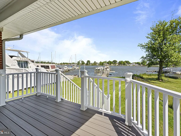 7212 Bay Front Rd — Photo 4