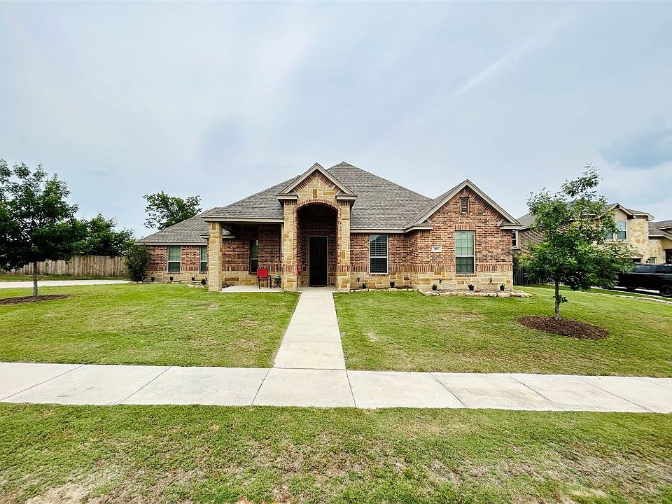 1st image of 801 Sunflower Ct
