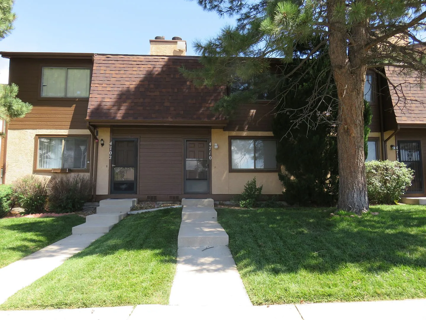Two story 2 bedroom townhome centrally located! — Photo 1