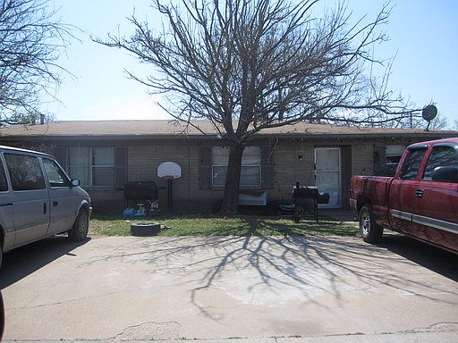 1st image of 1202 SE 14th St Unit B