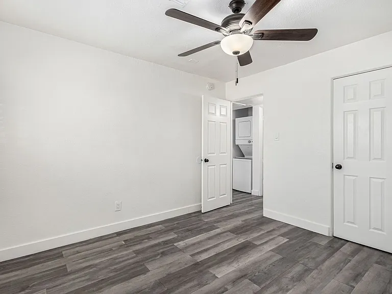 5525 N 27th Dr #17 — Photo 13