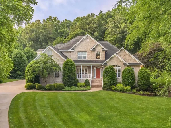 7813 Clara Chase Dr, Ooltewah, TN 37363