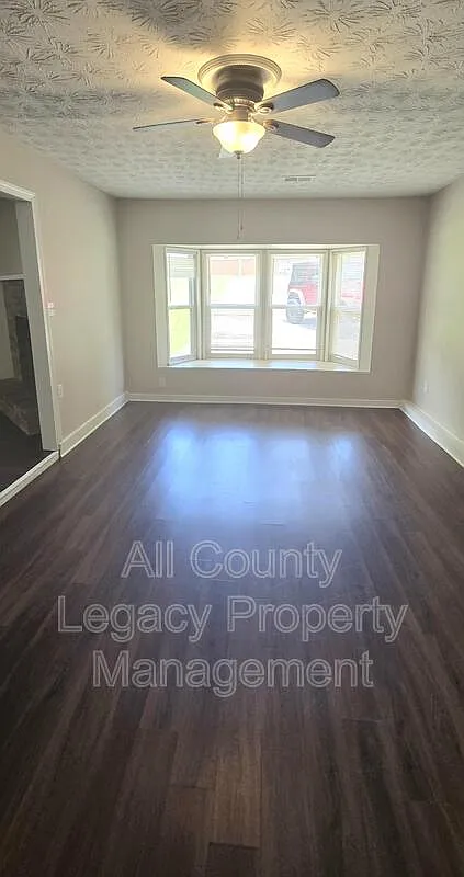3 bed, 2.0 bath, 1464 sqft, $1,695 — Photo 4