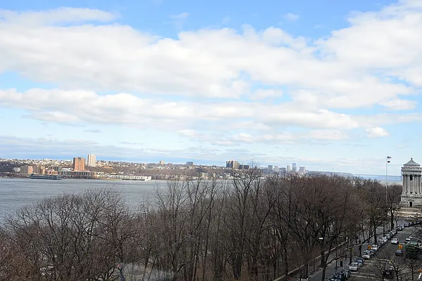 Sold by Corcoran | media 23