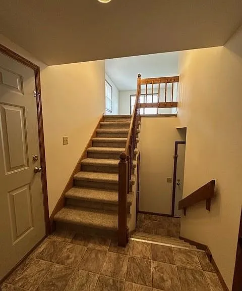 1627-1629 Rustic Dr #1627 — Photo 2