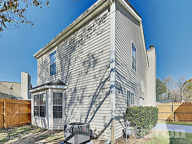 4242 Tenneyson Ln — Photo 12