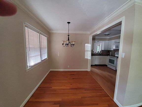 3rd image of 428 Barkley Dr