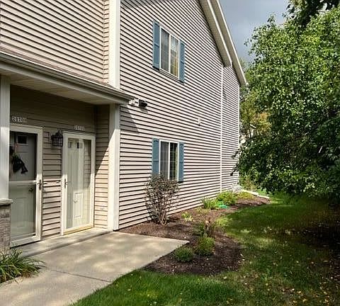 4th image of 2070 Pine Ct Unit G