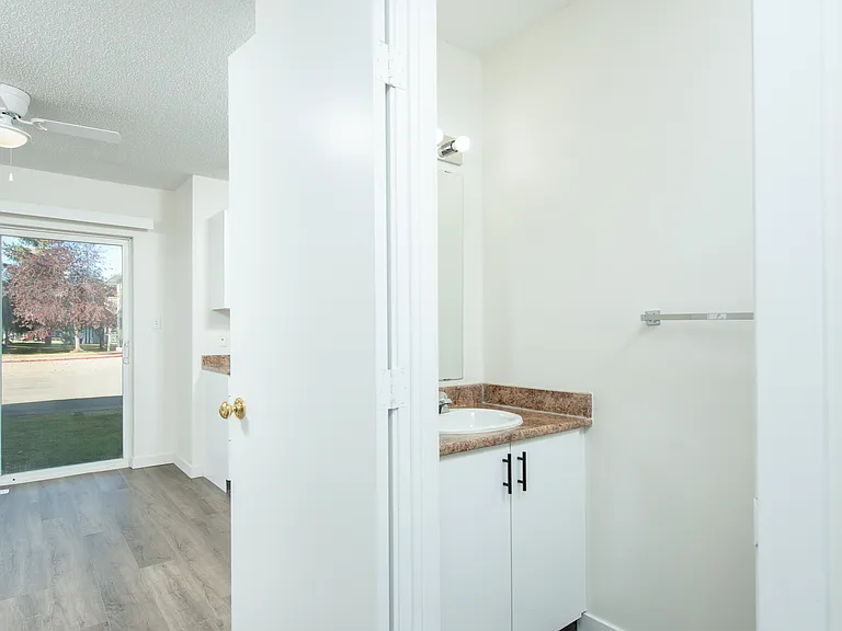 610 King St — Photo 26