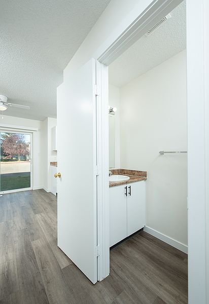 Spruce Grove Apartment for rent - 2 Bedrooms — photo 64