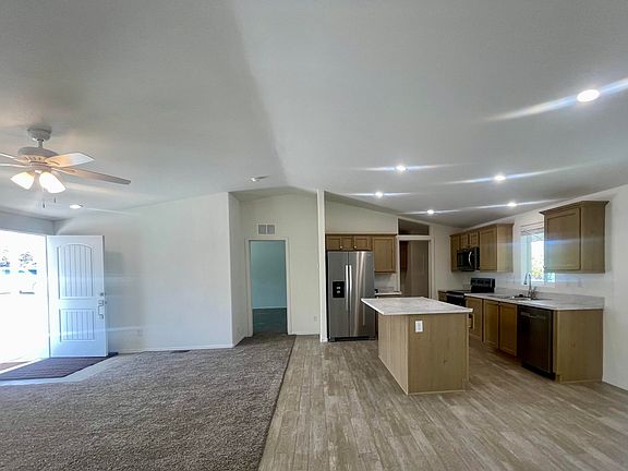 4th image of 399 Greenback Cir