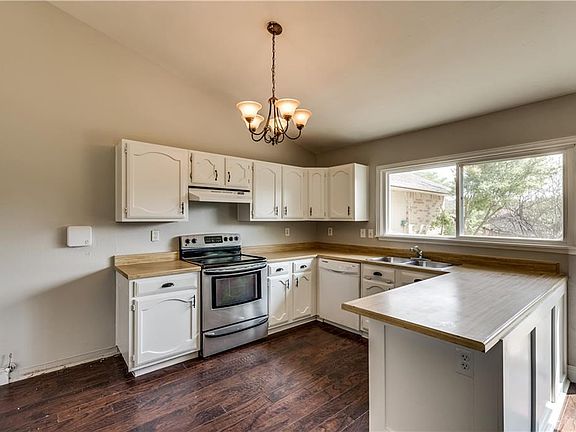 3rd image of 1344 Finley Dr