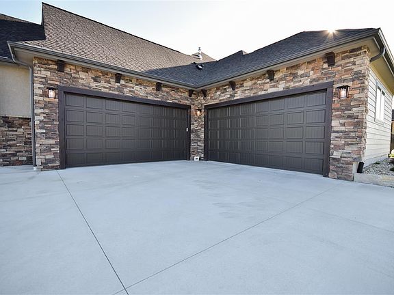 3rd image of 3414 Vanesta Dr
