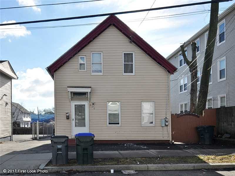 2nd image of 210 Pavilion Ave