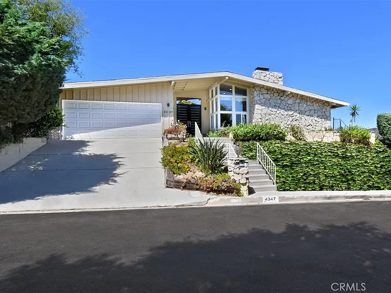 4347 Coronet Dr — Photo 46