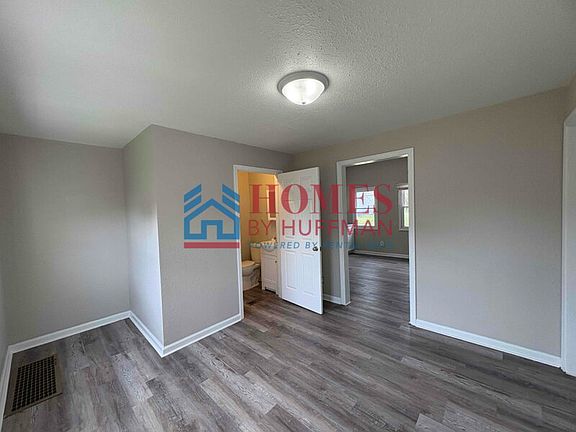 4th image of 210 N Morton Ave